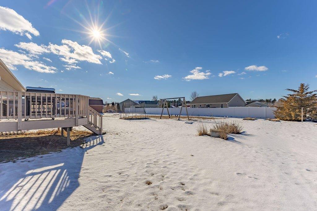 N8353 Ducke Dr, Holland, WI 54636