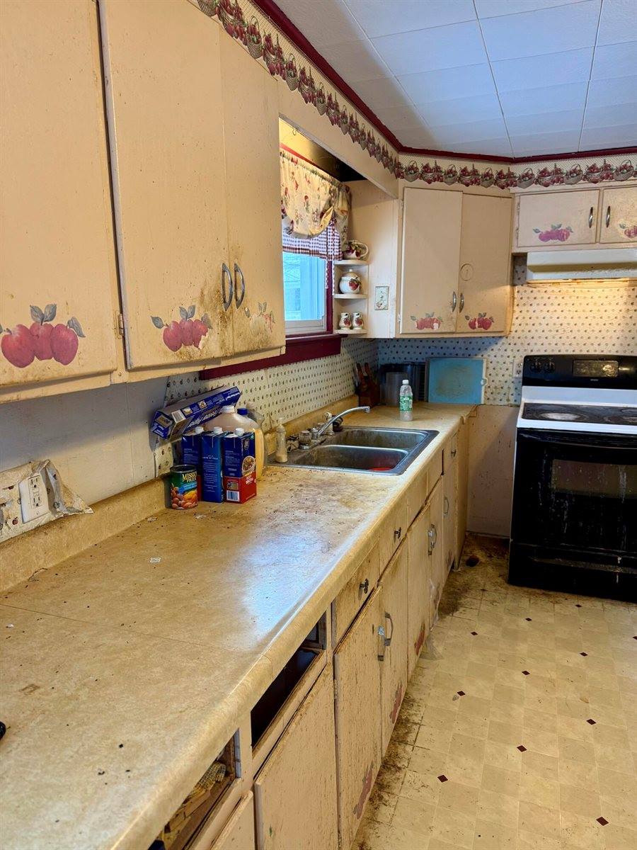 19 Fowler Street, Calais, ME 04619