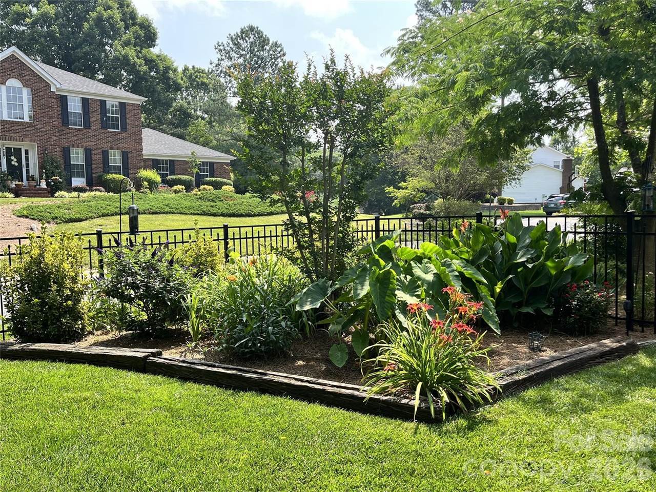 9800 Beaver Hollow Court, Charlotte, NC 28269