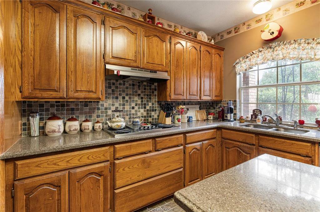 9 Sammy Snead Drive, Hilltop Lakes, TX 77871