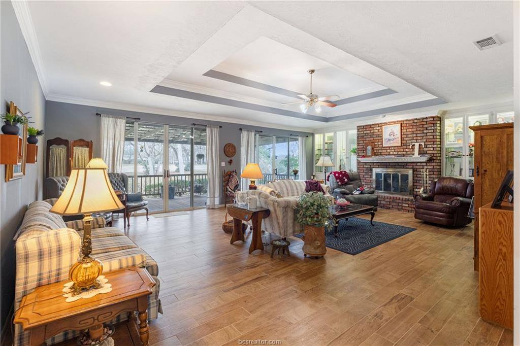 9 Sammy Snead Drive, Hilltop Lakes, TX 77871