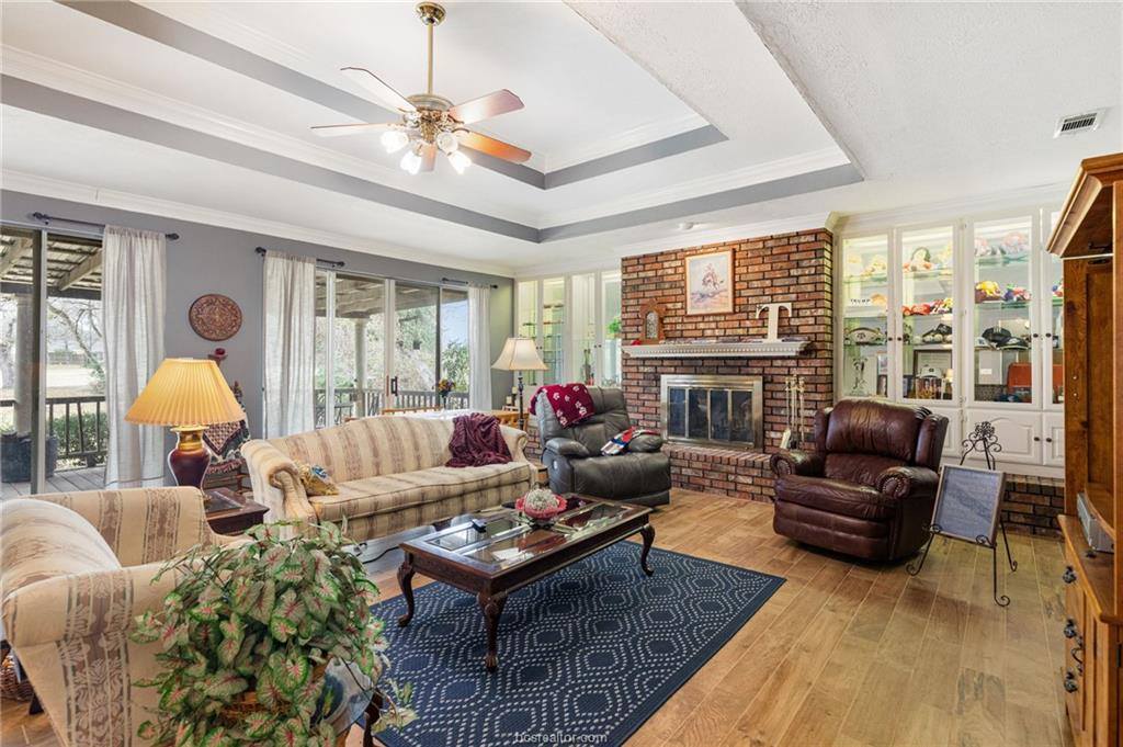 9 Sammy Snead Drive, Hilltop Lakes, TX 77871