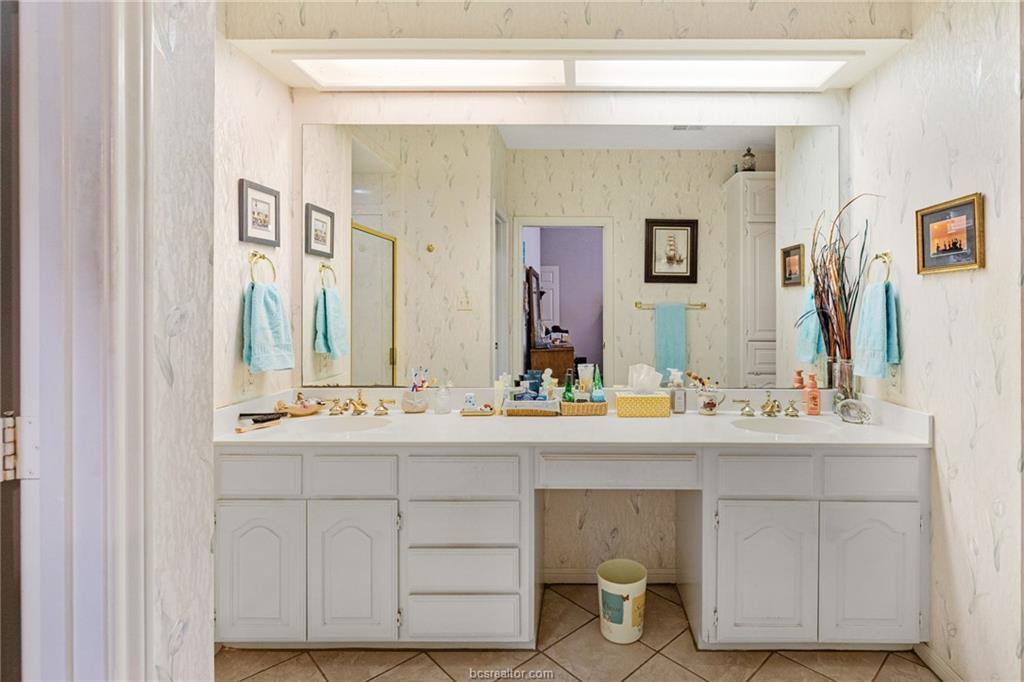 9 Sammy Snead Drive, Hilltop Lakes, TX 77871