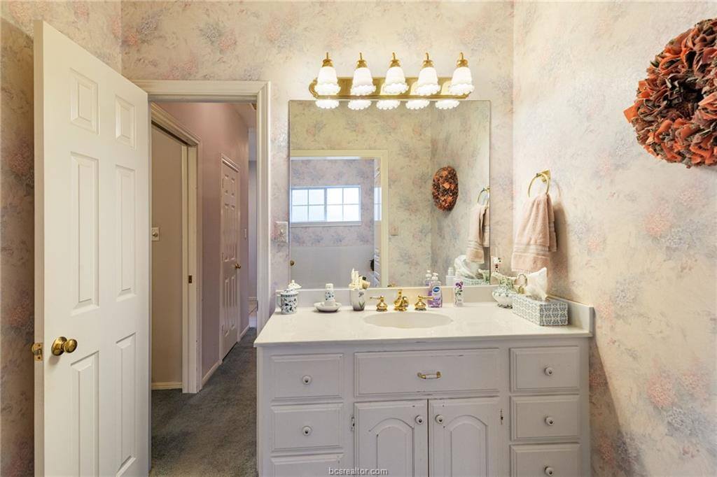 9 Sammy Snead Drive, Hilltop Lakes, TX 77871