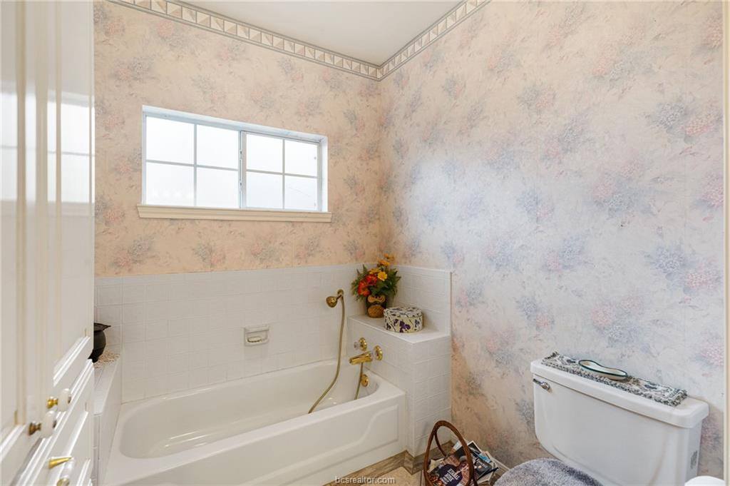 9 Sammy Snead Drive, Hilltop Lakes, TX 77871