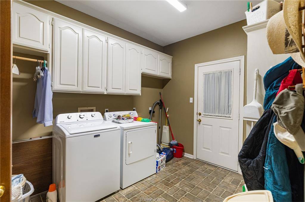 9 Sammy Snead Drive, Hilltop Lakes, TX 77871