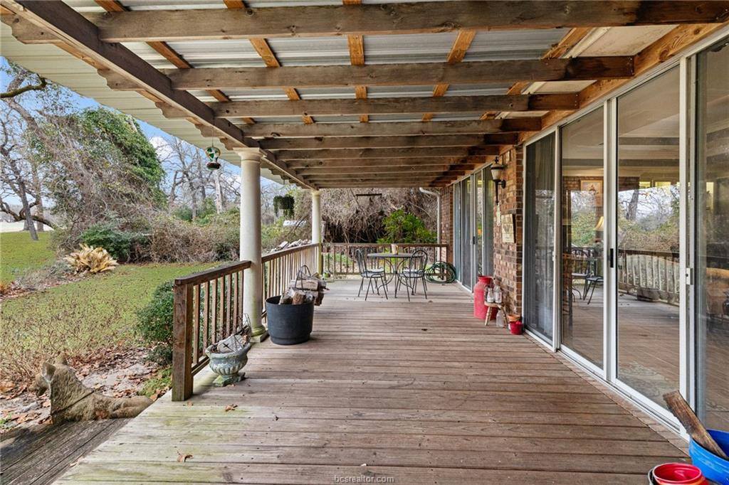 9 Sammy Snead Drive, Hilltop Lakes, TX 77871