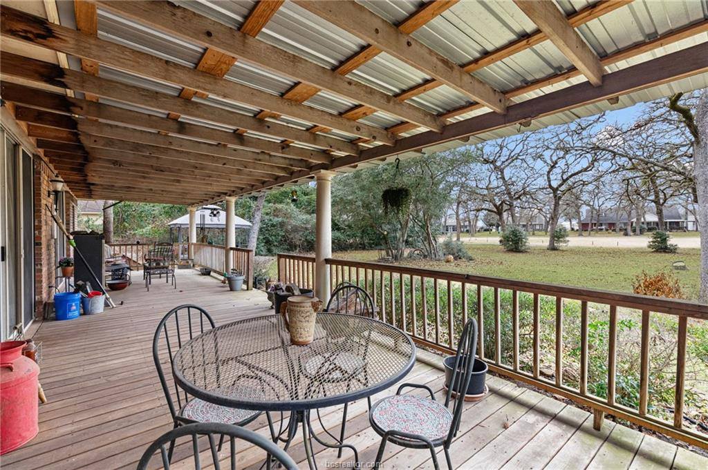 9 Sammy Snead Drive, Hilltop Lakes, TX 77871