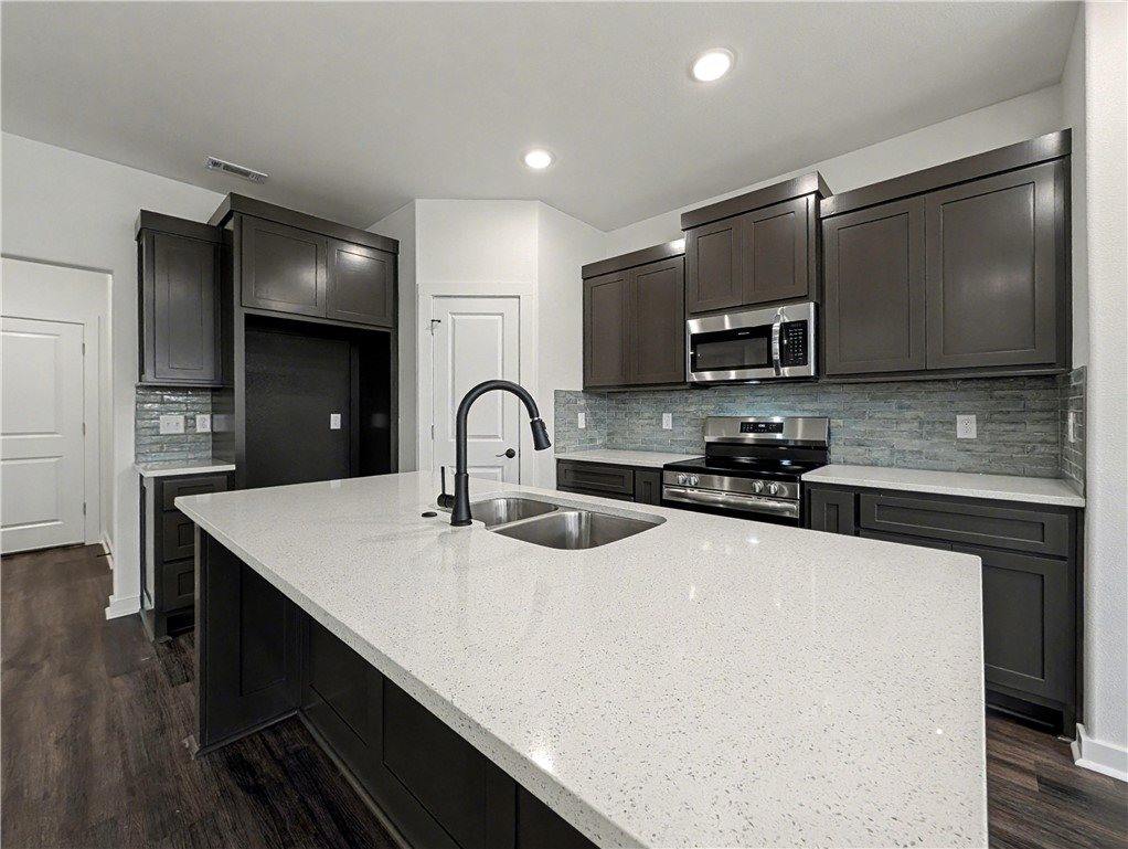 13 Fenchurch Drive, Bella Vista, AR 72715