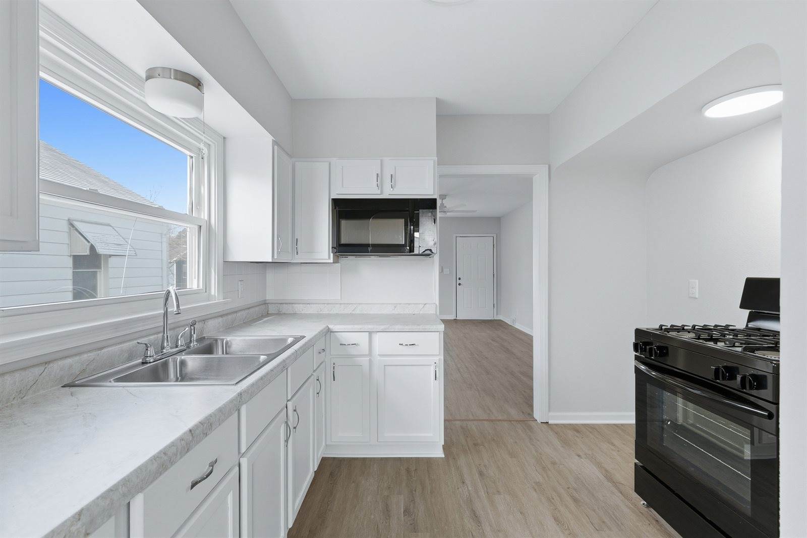 2721 Redwood Avenue, Davenport, IA 52802