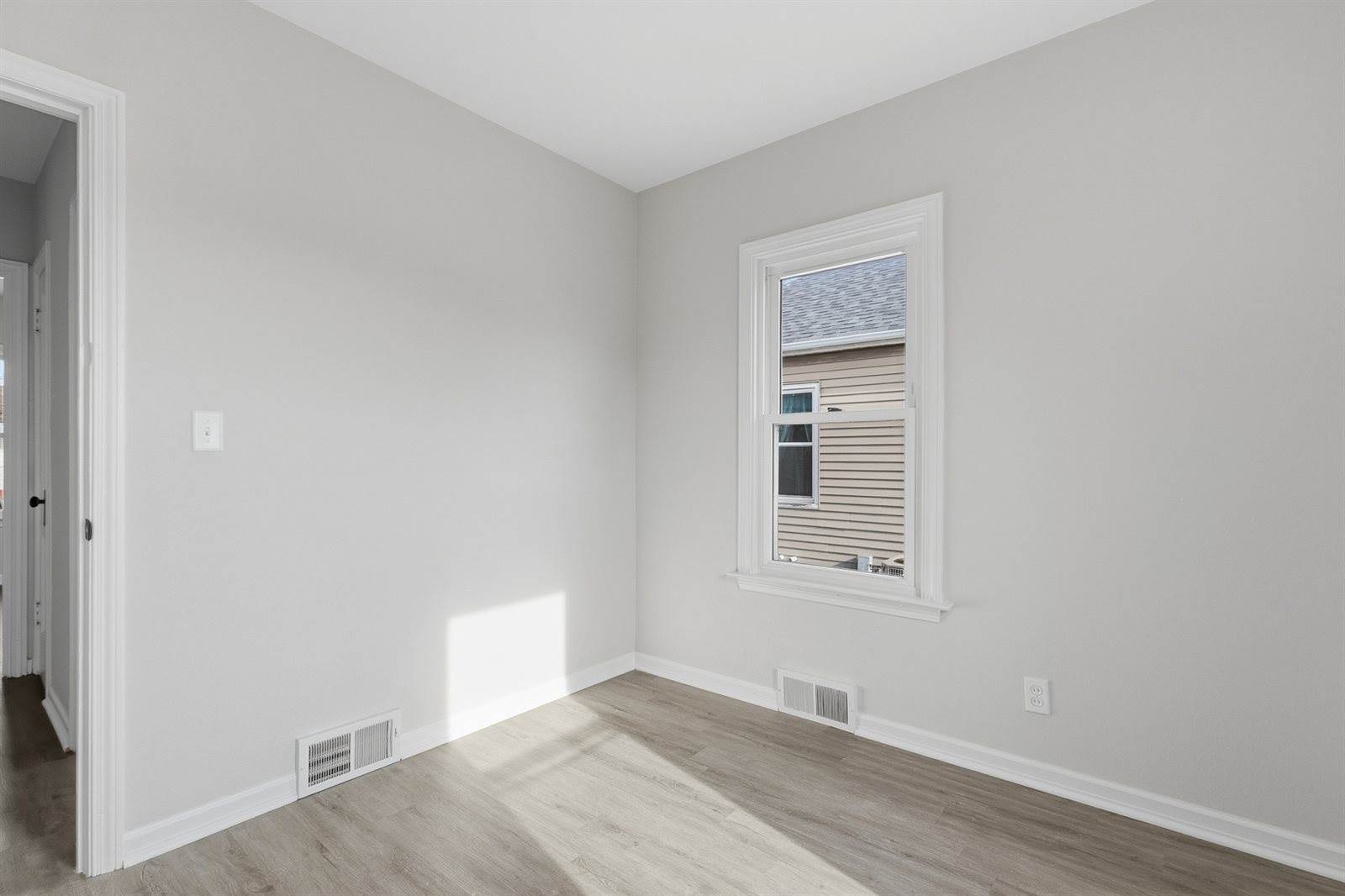 2721 Redwood Avenue, Davenport, IA 52802