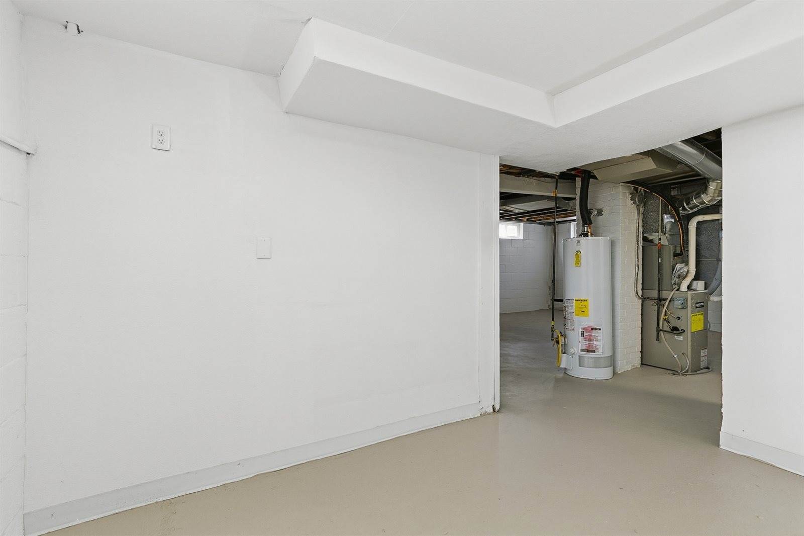 2721 Redwood Avenue, Davenport, IA 52802