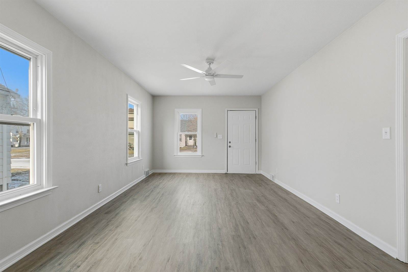 2721 Redwood Avenue, Davenport, IA 52802