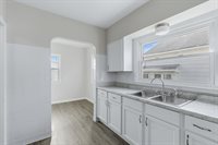 2721 Redwood Avenue, Davenport, IA 52802