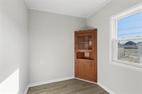 2721 Redwood Avenue, Davenport, IA 52802