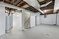 2721 Redwood Avenue, Davenport, IA 52802