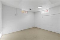 2721 Redwood Avenue, Davenport, IA 52802