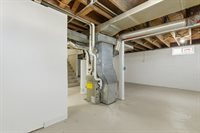 2721 Redwood Avenue, Davenport, IA 52802