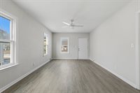 2721 Redwood Avenue, Davenport, IA 52802