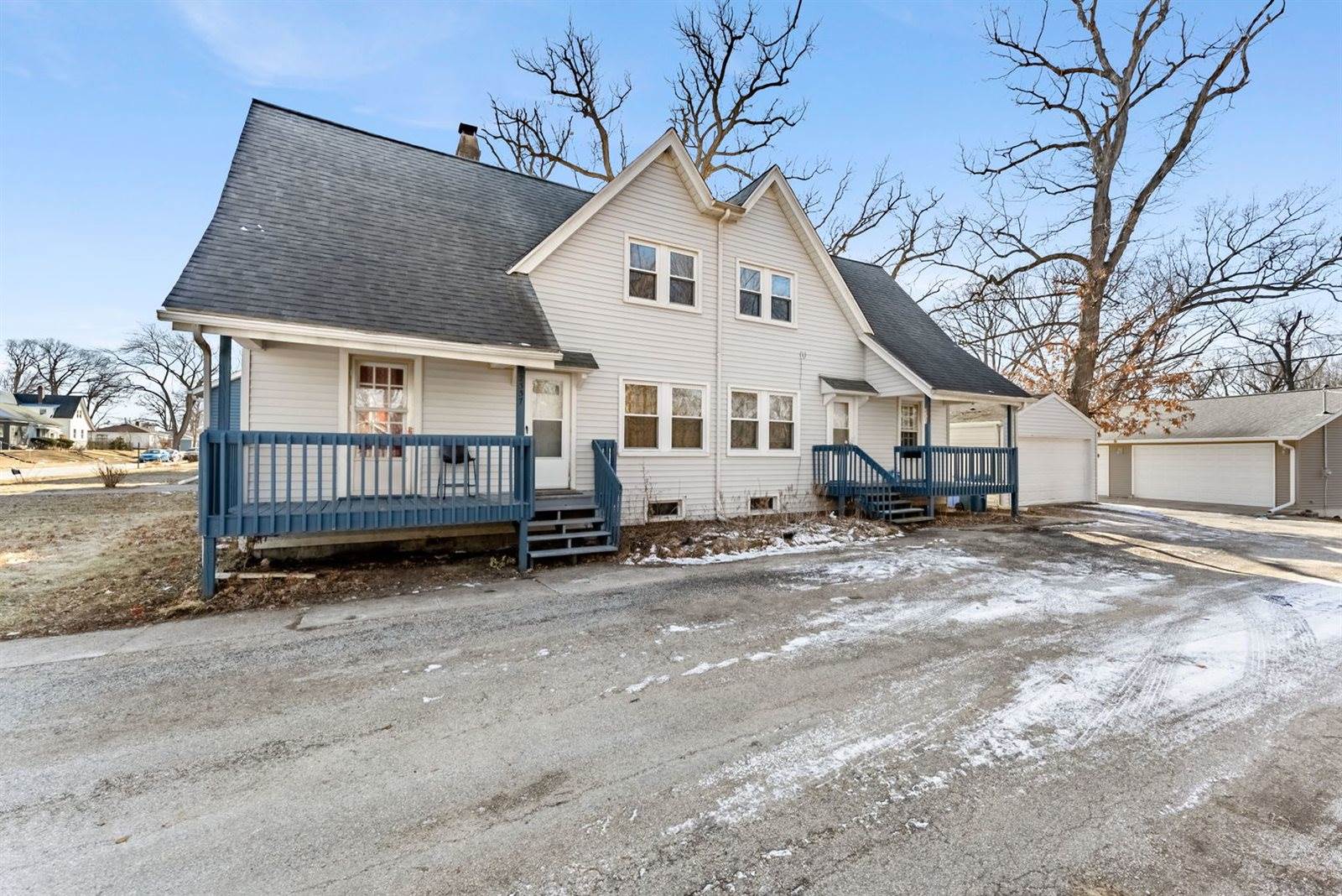 2335-2337 6th Street Court, East Moline, IL 61244