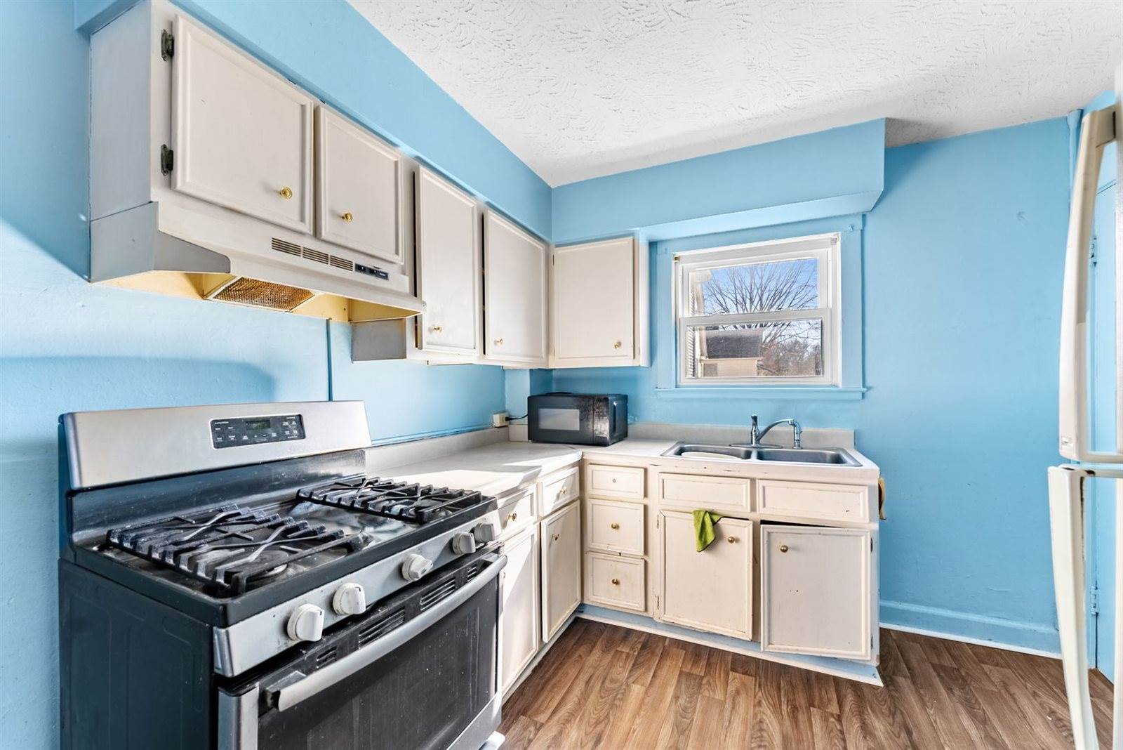 2335-2337 6th Street Court, East Moline, IL 61244