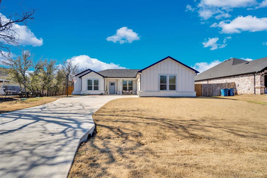 5622 Mesa Loop, Granbury, TX 76048