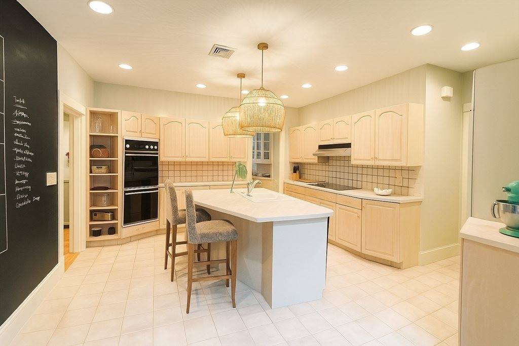 177 Springfield St, Springfield, MA 01107