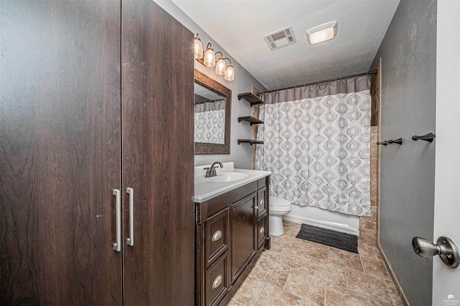 109 NE 13th, Abilene, KS 67410