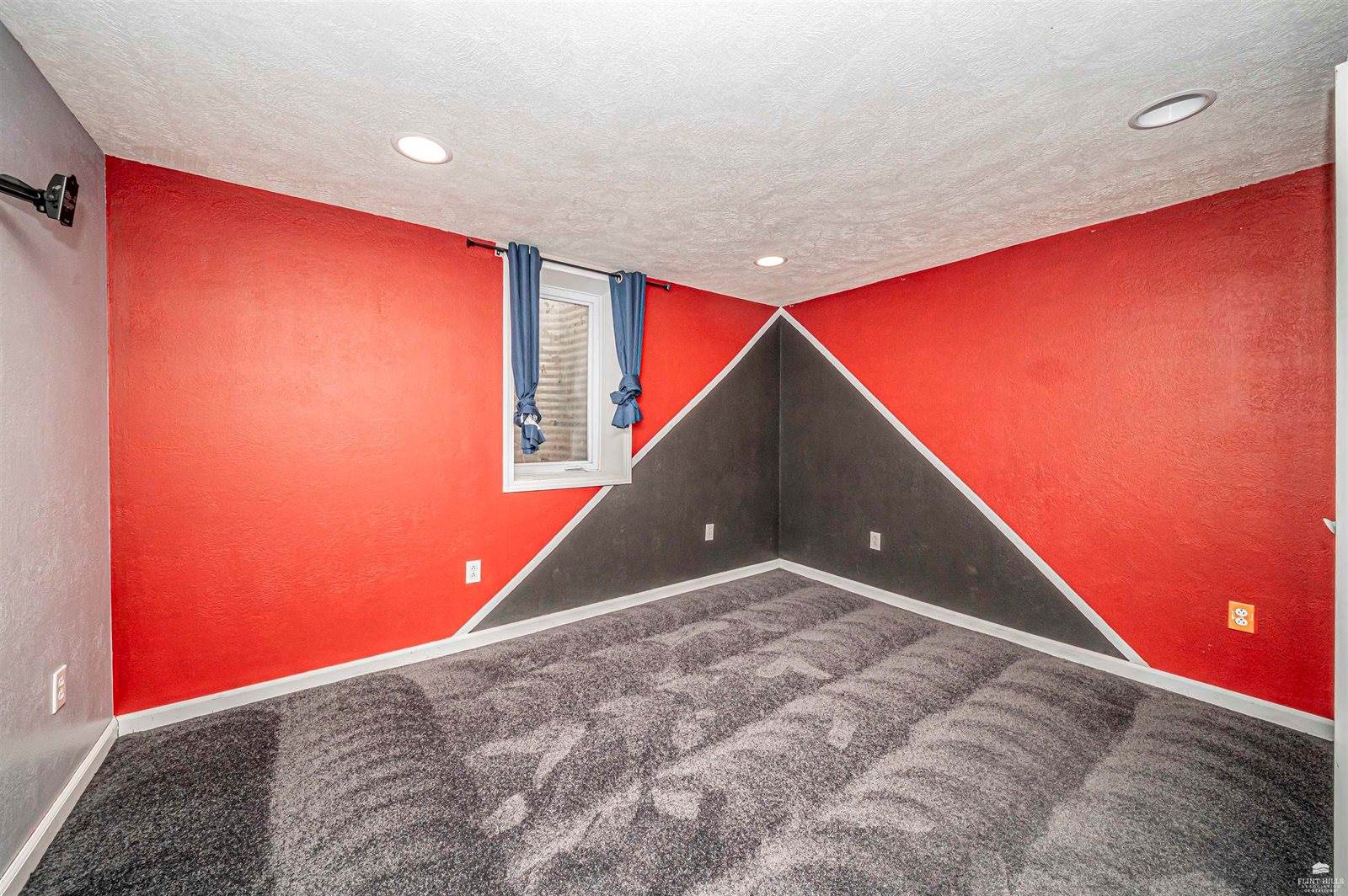 109 NE 13th, Abilene, KS 67410