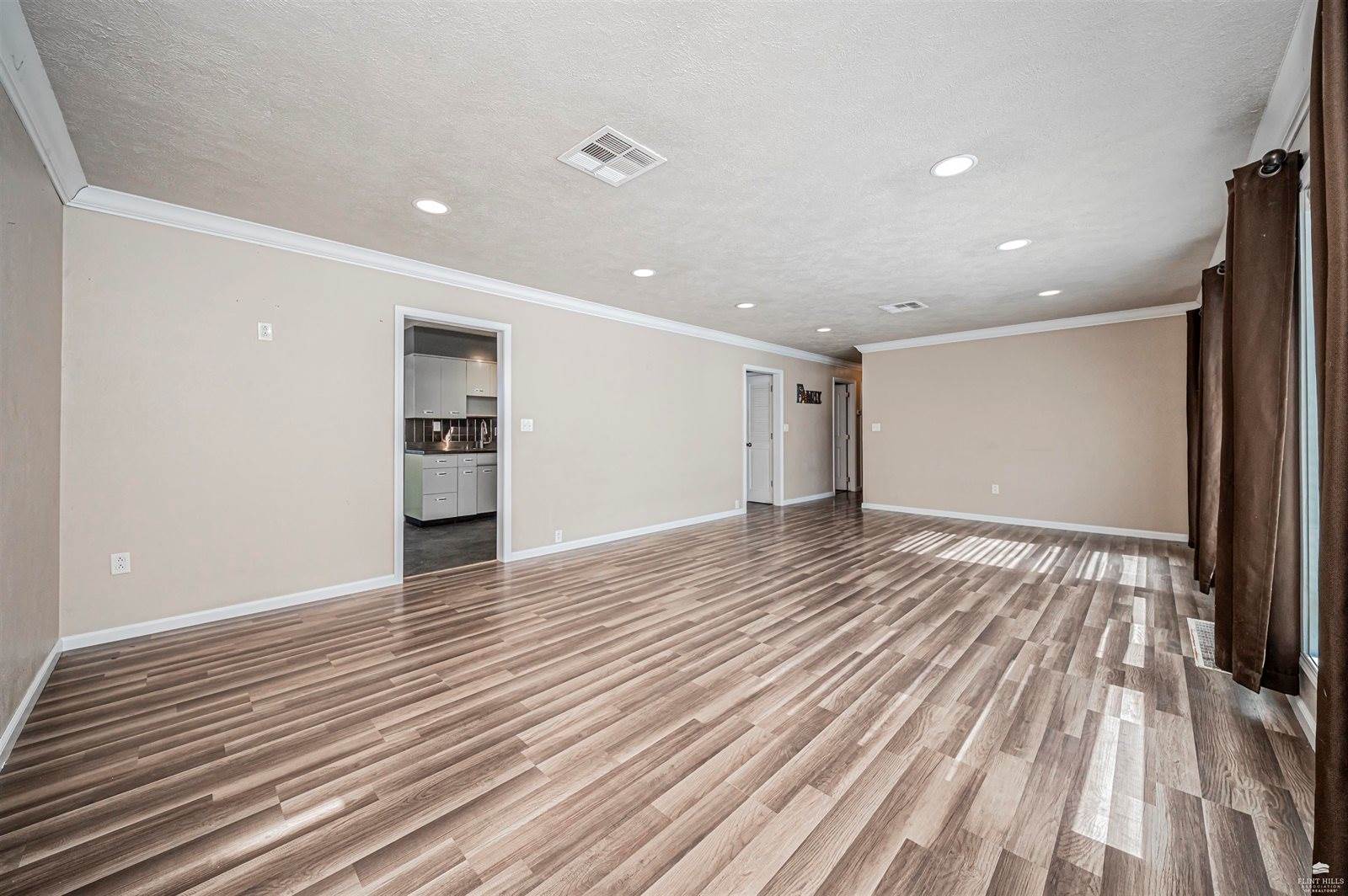 109 NE 13th, Abilene, KS 67410