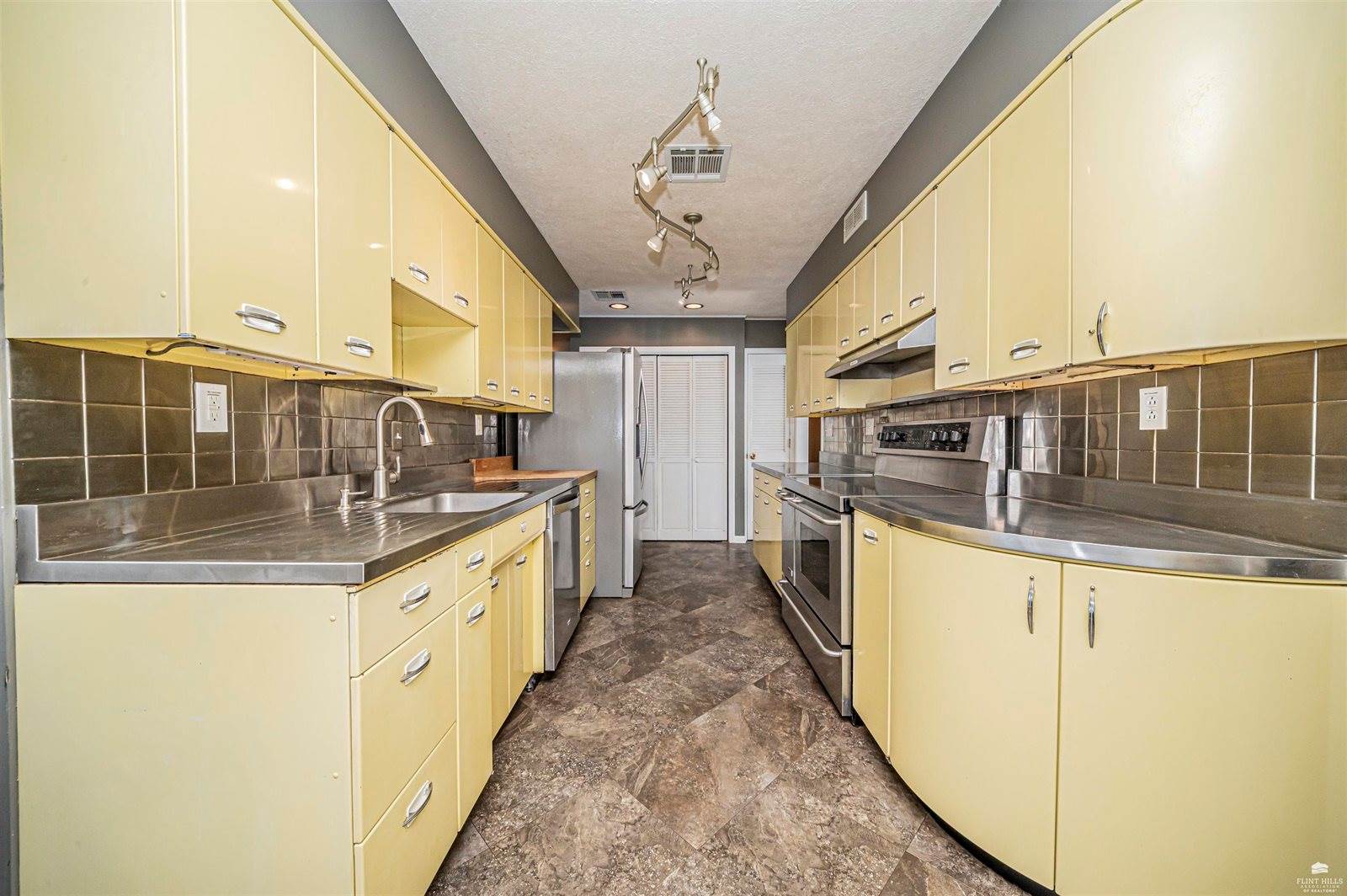 109 NE 13th, Abilene, KS 67410