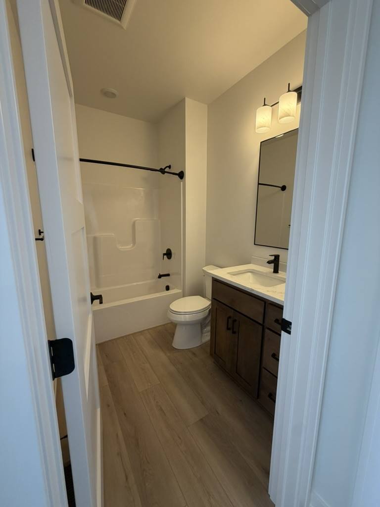 892 Cygnet Court, Menasha, WI 54952