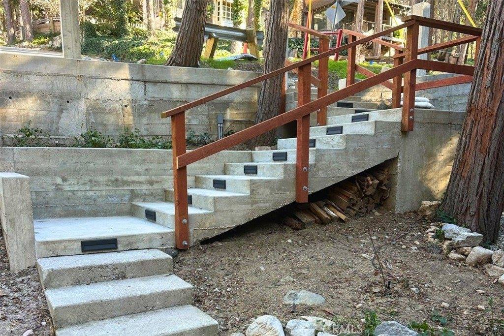 476 Redwood, Crestline, CA 92325