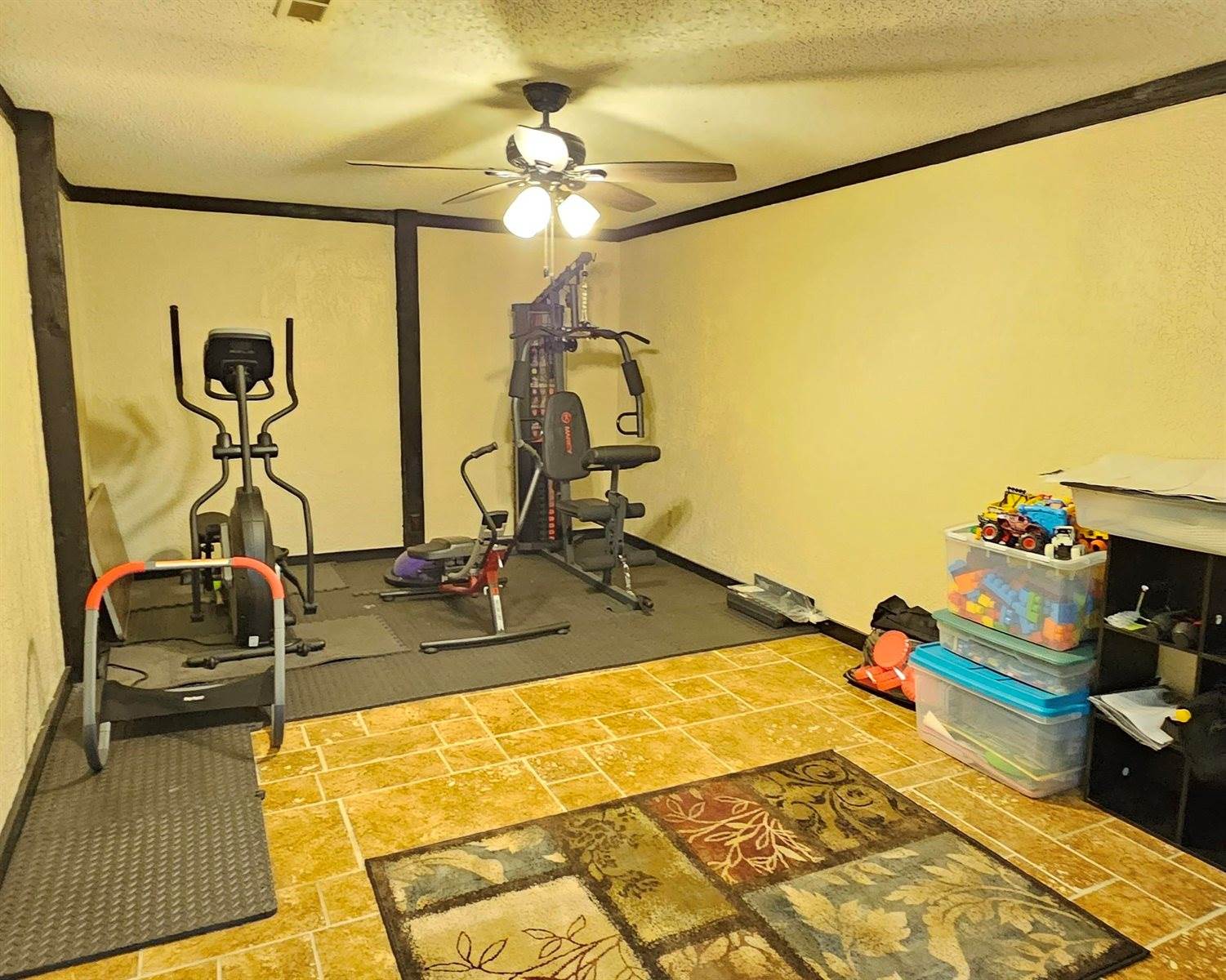 2420 North Edgemoor St, Wichita, KS 67220