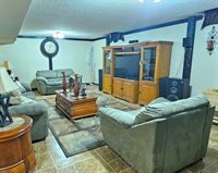 2420 North Edgemoor St, Wichita, KS 67220