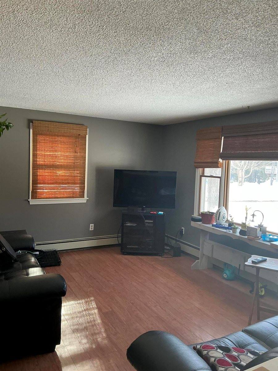 1 Carolyn Street, Topsham, ME 04086