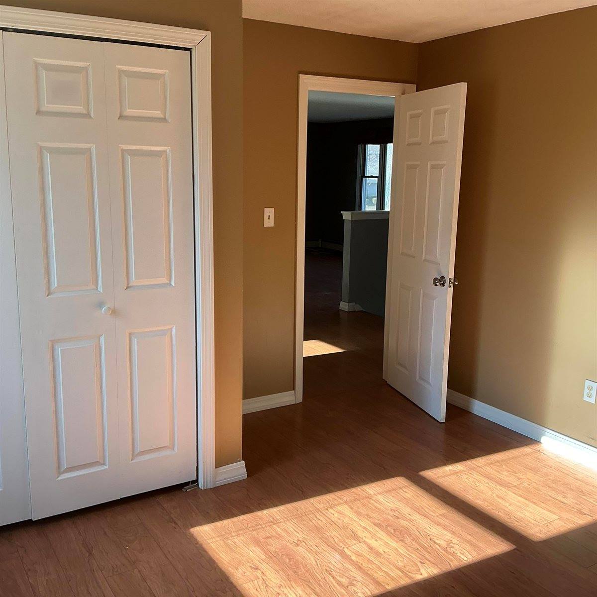 1 Carolyn Street, Topsham, ME 04086