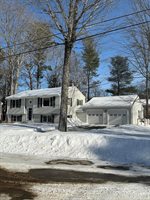 1 Carolyn Street, Topsham, ME 04086