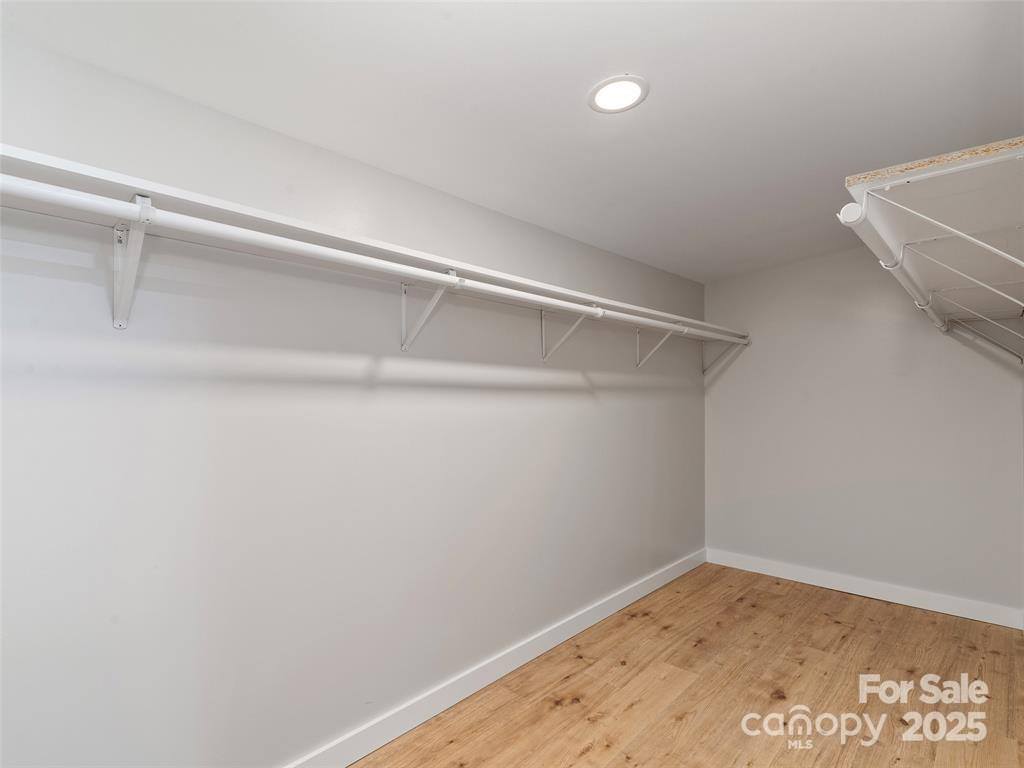 1109 South Prestonwood Drive, Hendersonville, NC 28739