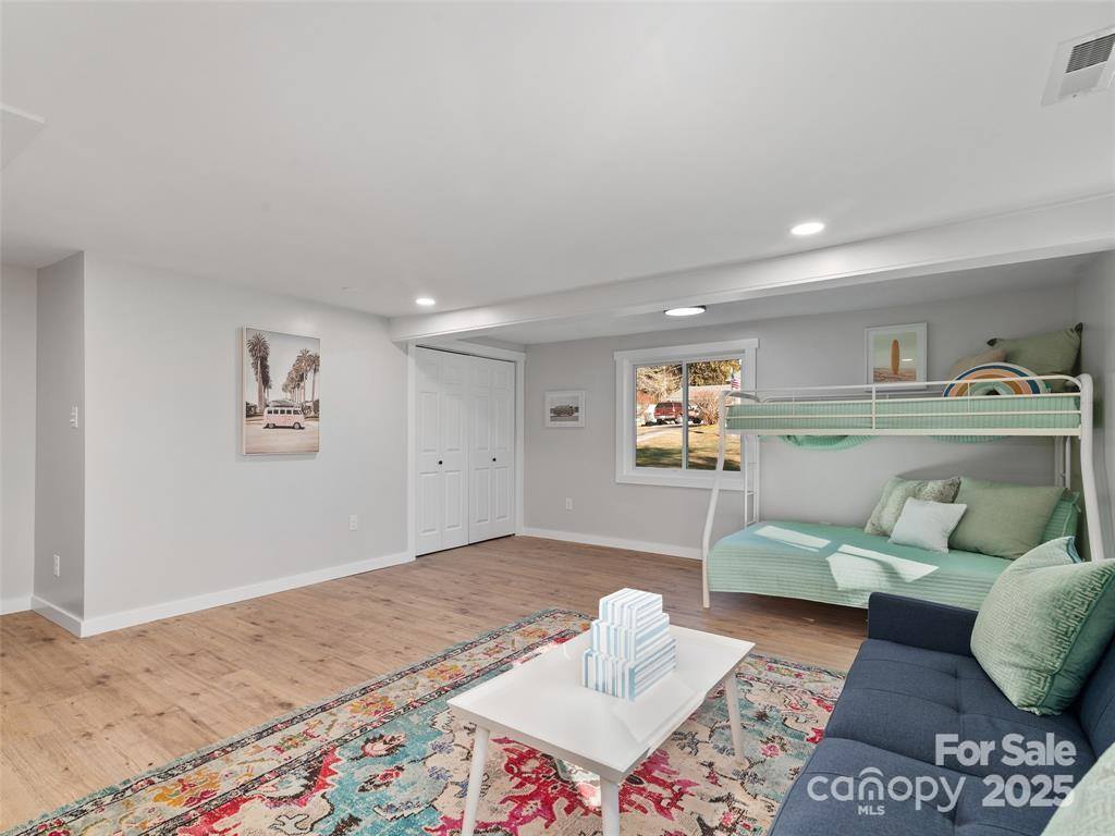 1109 South Prestonwood Drive, Hendersonville, NC 28739