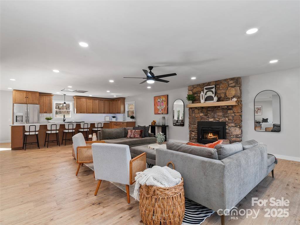 1109 South Prestonwood Drive, Hendersonville, NC 28739