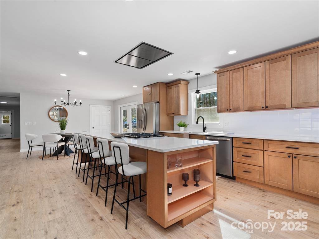 1109 South Prestonwood Drive, Hendersonville, NC 28739