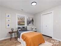 1109 South Prestonwood Drive, Hendersonville, NC 28739