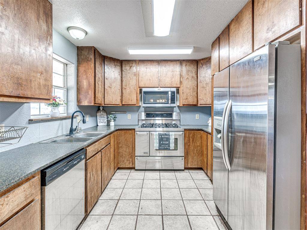 10899 NS Ns 3500 Road, Prague, OK 74864