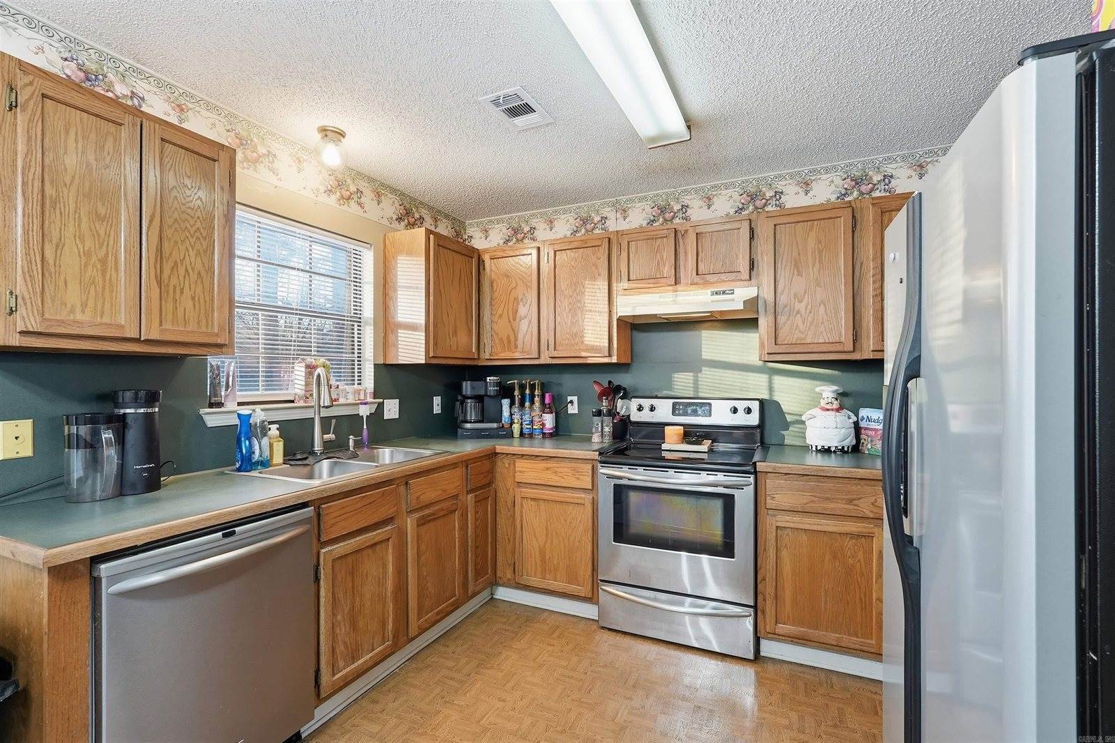 678 Main Street, Conway, AR 72032