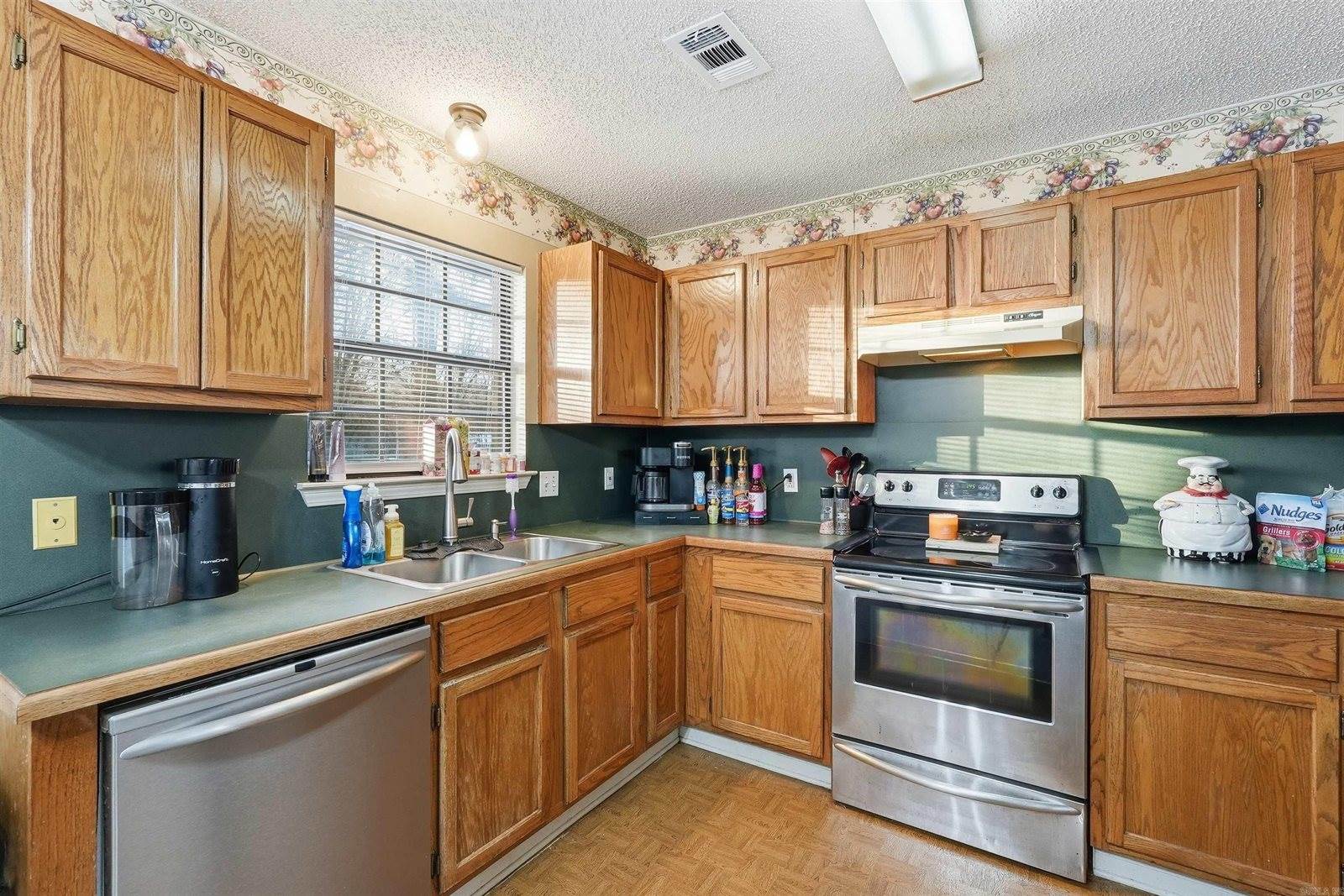 678 Main Street, Conway, AR 72032