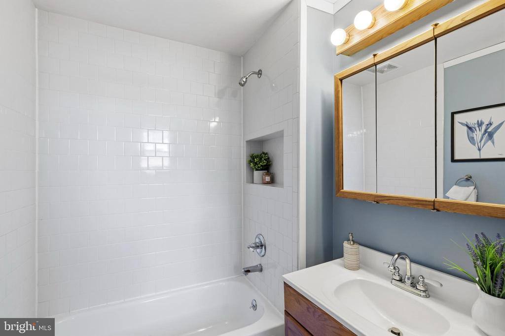 700 South Ellwood Avenue, Baltimore, MD 21224