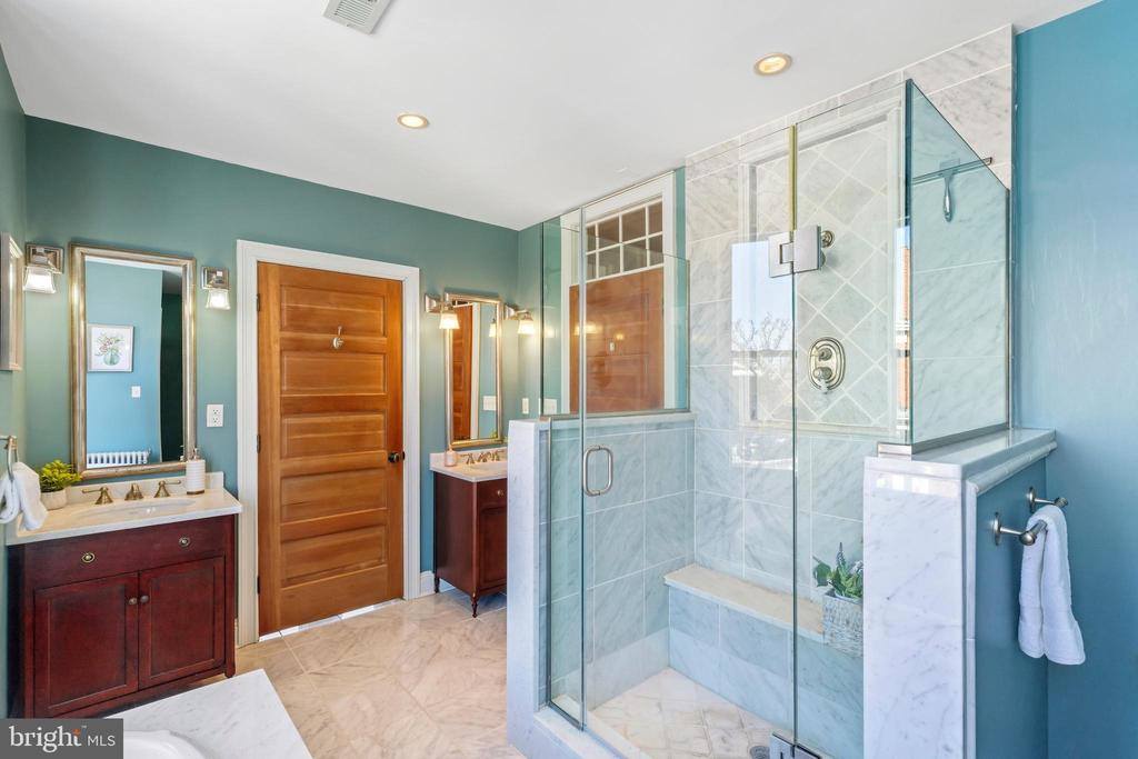 700 South Ellwood Avenue, Baltimore, MD 21224