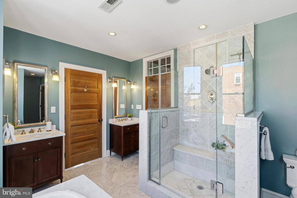 700 South Ellwood Avenue, Baltimore, MD 21224