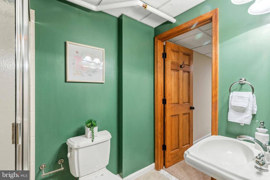 700 South Ellwood Avenue, Baltimore, MD 21224